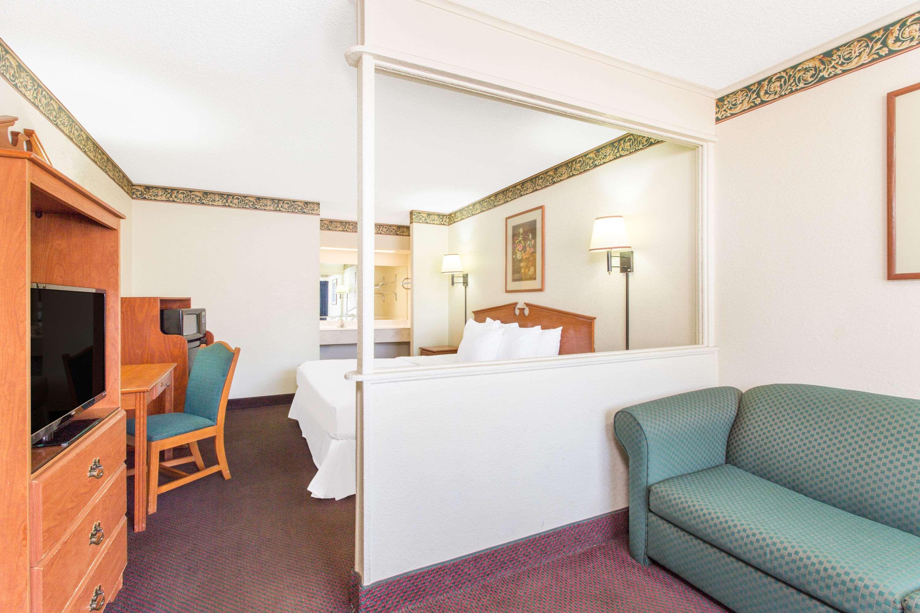 Days Inn & Suites By Wyndham Marshall Ngoại thất bức ảnh